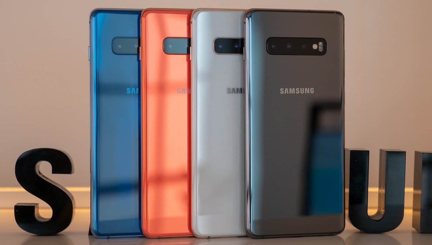 Samsung Galaxy S10 Design